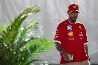 Ferrari - Hamilton a bakui csapatutasításról: már rendeztük a dolgokat Leclerc-rel
