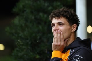 McLaren - Norris idegeit felőrölte a szingapúri kudarc – mi áll a McLaren pilótájának frusztrációja mögött?