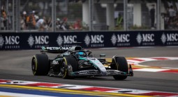 Russell pályacsúccsal sokkolta a mezőnyt Szingapúrban, nincs McLaren az első sorban