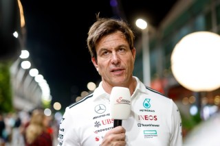 Mercedes - Wolff: Russell hibátlan szezont fut