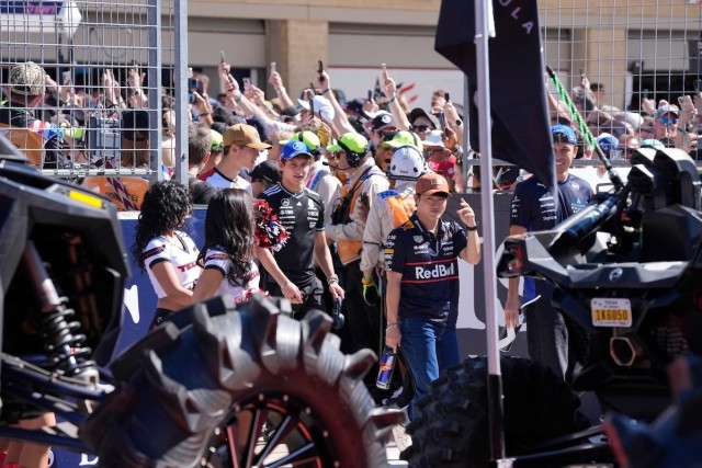 és  - Van egy versenyző, aki nagy vesztese lehet az Aston Martin mai bejelentésének