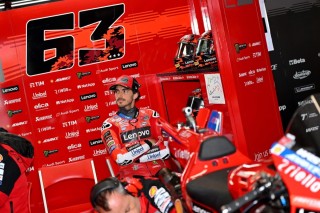 Teljes káosz a Ducatinál: nem találják Bagnaia problémáinak forrását