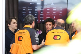 McLaren - Brundle szerint a McLaren kezében ott van egy aduász Verstappen ellen