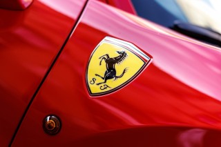 Ferrari - Zuhan a Ferrari részvényárfolyama!