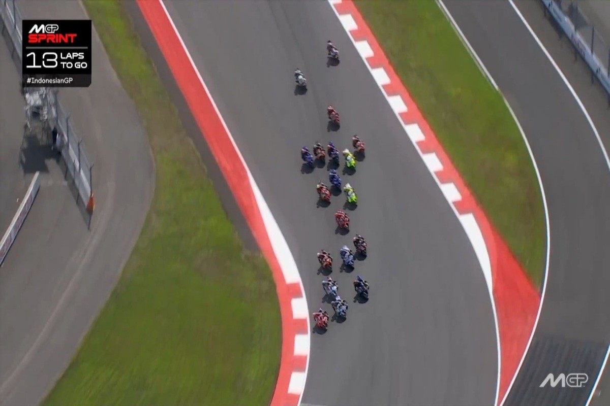 MotoGP: Utolsó körös előzés döntött a győzelemről az indonéz sprinten, 14-en értek célba!