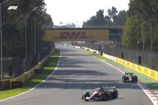 Mercedes - Leclerc szerint Carlos Sainz mentette meg