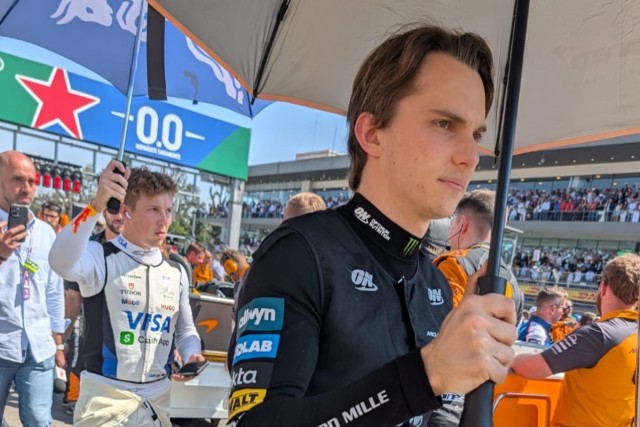 és  - Piastri: Valamiért nem úgy kell vezetni az autót, mint az elmúlt 19 futamon