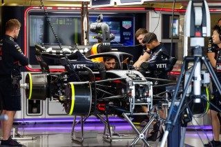 McLaren - Egy újságíró olyan dolgot vett észre a Red Bull garázsában, ami a régi időkre volt jellemző