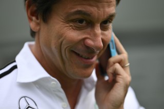 Mercedes - Wolff eladhatja a tulajdonrészét a Mercedesnél