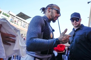 Ferrari - Hamilton miatt nő a feszültség – „Futamonként 2,5 milliót fizetnek neki, mégsem csinál semmit”