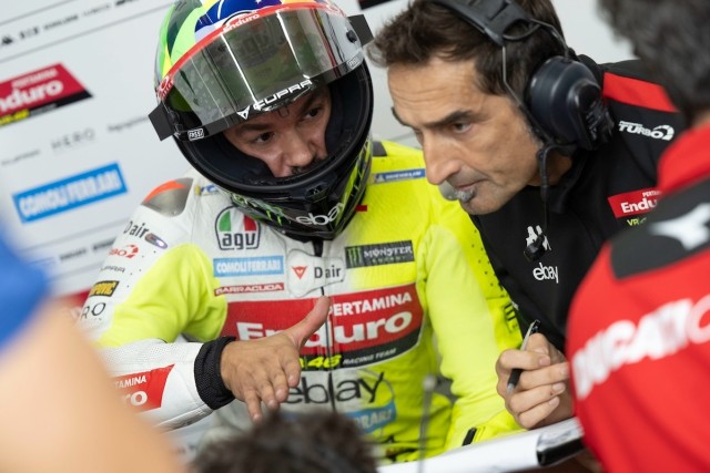 Morbidelli eltörte a kezét az év talán legfurcsább balesetében (videó)