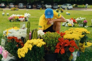 Mercedes - Antonelli meglátogatta Ayrton Senna sírját Sao Paulóban