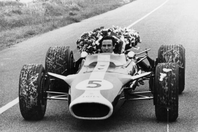  és  - Az F1 megdönthetetlen rekordja, amelyet a mai szabályok kizárnak