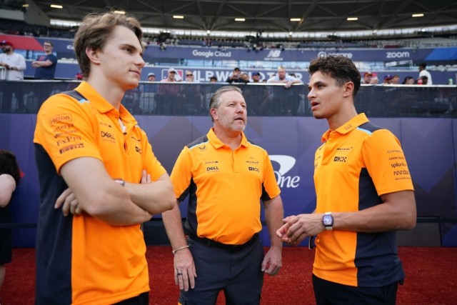 és - Brown: A McLaren soha nem lesz egy Red Bull-szerű „egyversenyzős” csapat