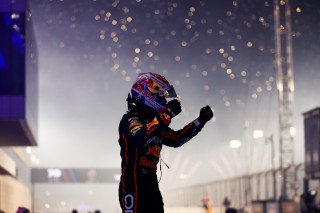 Verstappen nyert Katarban, a McLaren elszámolta magát a taktikával!
