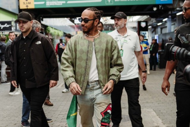 Váratlan eső érkezett Interlagosba, a Porschék vizes pályán versenyeztek!