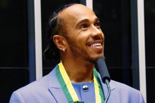 Ferrari - Hamilton: Nem igazán érdekel a túl sokat el nem érő, többnyire fehér férfiak véleménye