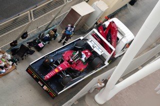 McLaren - Russell hajszálnyival Norris és Verstappen előtt az időmérő főpróbáján Abu-Dzabiban, Hamilton a falban