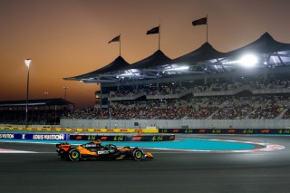 Alig két nappal világbajnoki címe után újra autóba ül Lando Norris