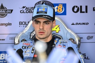 Gresini Racing MotoGP - Súlyos sérülést szenvedett a Gresini motorosa, holnap műtét vár rá