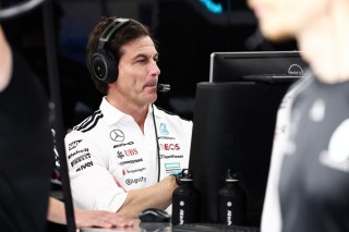 Mercedes - Megmenekült a Mercedes és a Red Bull: az FIA rábólintott a trükkös motorokra - sajtóhír