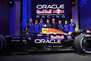 Red Bull Racing - Lecsapna a Ferrari tehetségére a Red Bull, de porszem kerülhet a gépezetbe