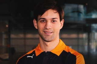 McLaren - Korábbi bajnokkal erősített a McLaren!