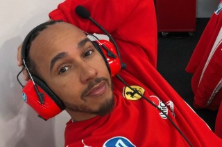 Ferrari - Lewis Hamilton milliárdosokat kritizált, többen most képmutatással vádolják