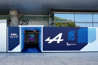 Mercedes - Pénzügyi lépés vagy stratégiai húzás? Íme, a Mercedes és az Alpine ügyének részletei
