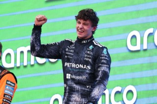 Mercedes - A világ a lábai előtt: így ünnepli a nemzetközi sajtó Antonelli Japán diadalát