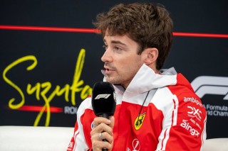 Ferrari - Leclerc szerint nem borítja fel az erőviszonyokat a FIA beavatkozása Suzukában