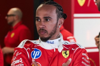 Ferrari - Hamilton magyarázatot vár a Forma–1-től az új rendszer miatt