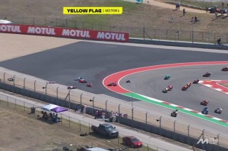 Drámai tömegbaleset a Moto2-ben, azonnal leállították a futamot (videó)
