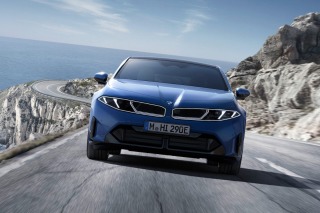 A BMW legújabb dobása letaszítja a trónról a Teslát