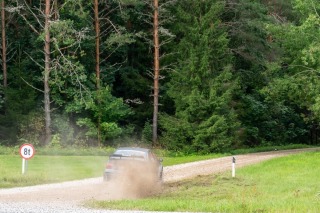 Fának csapódott egy raliautó, életét vesztette a 43 éves navigátor