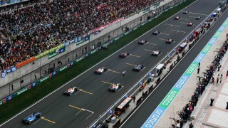 Red Bull Racing - Áthajtásos büntetéssel indult volna az FIA rajtbiztonsági terve