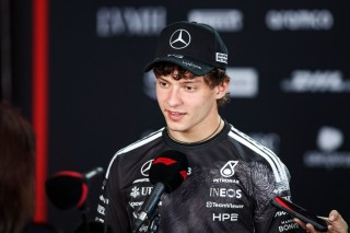 Mercedes - Antonelli ledobta a bombát: a Ferrari zöld utat kapott a motorfejlesztésre