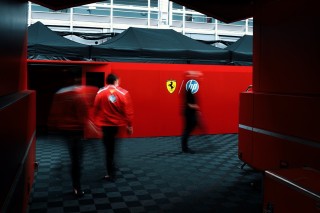 Ferrari - Kéz a kézben érkezett Lewis Hamilton és Kim Kardashian a monacói bulira (videó)