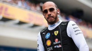 Ferrari - Bemutatott neki, majd ölelkezett ellenfelével Lewis Hamilton a miami rajtbaleset után (videó)