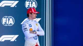 A világ egyik legmenőbb Ferrariját vezethette Charles Leclerc
