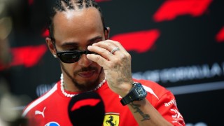 Ferrari - Leclerc és Hamilton is óvatos, egyelőre elérhetetlennek tartják a Mercedest