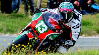 Két néző még mindig kórházban van az Isle of Man TT-n történt hétfői baleset után