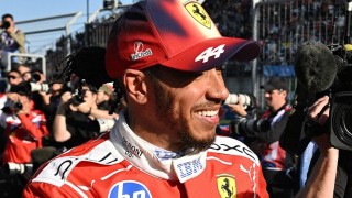 Ferrari - Hamilton a régi iskolában hisz: nem nagyon ülne már vissza a Ferrari szimulátorába