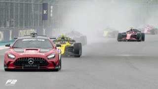 Roncsderbit és teljes káoszt hozott a Forma–2 miami főfutama
