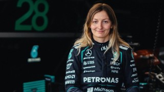 Mercedes - Három csapat, három sorozat – Doriane Pin a motorsport egyik legfoglalkoztatottabb pilótája lett