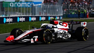 Ferrari - Coulthard kisöpörné a lekörözötteket a hajrából az F1-ben