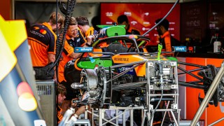 Aston Martin - Hatalmas motorcsere-hullám Miamiban, többen már a büntetés szélén táncolnak