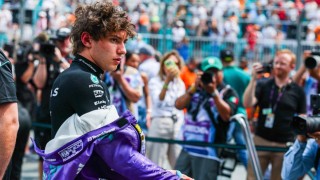Mercedes - Miami Nagydíj: Antonelli zsinórban harmadszor is lecsapott a pole-ra, Verstappen szorosan a nyomában