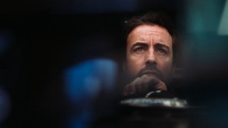 Aston Martin - Kiderült, miért esett ki Alonso Barcelonában, aki nem túl boldog