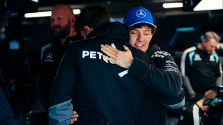 Mercedes - Antonelli fiatalon még nem érzi a vb-harc súlyát, de ennek még ára lehet
